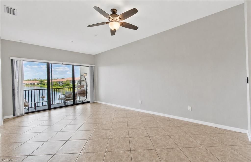 15098 Palmer Lake Cir, Unit 204, Naples, FL 34109 Photo