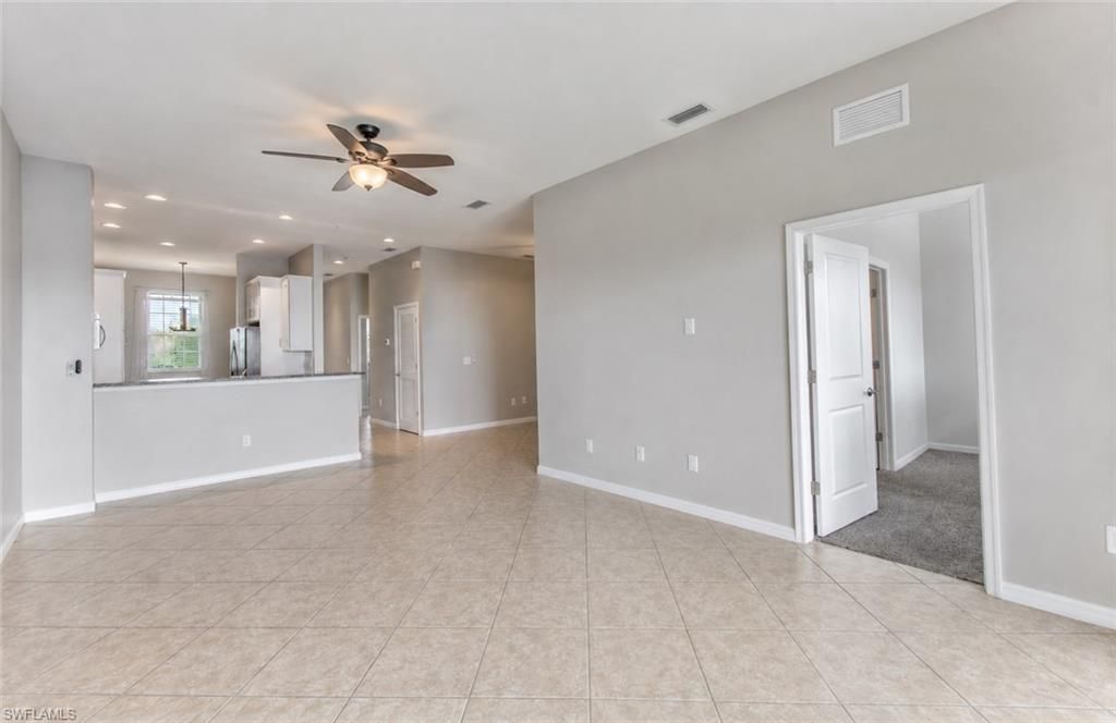15098 Palmer Lake Cir, Unit 204, Naples, FL 34109 Photo