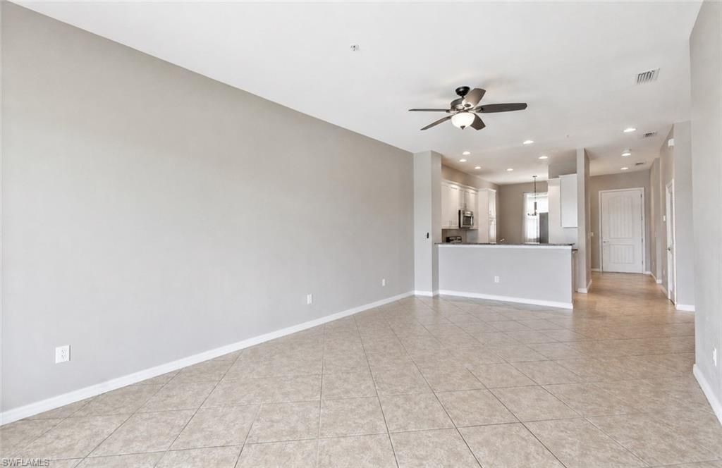 15098 Palmer Lake Cir, Unit 204, Naples, FL 34109 Photo