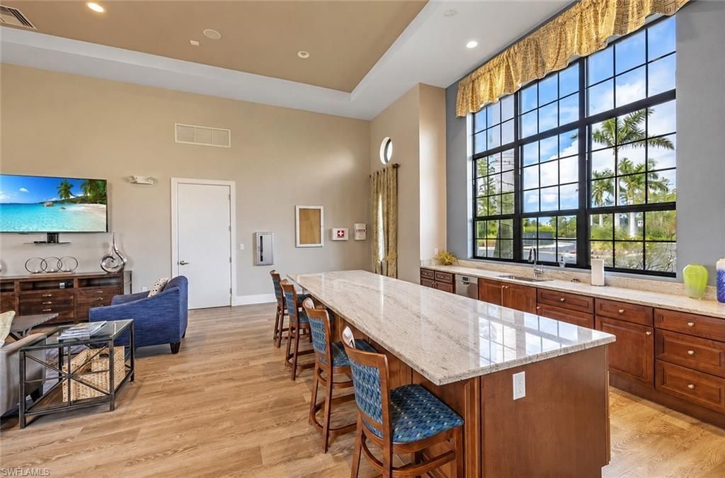 15098 Palmer Lake Cir, Unit 204, Naples, FL 34109 Photo