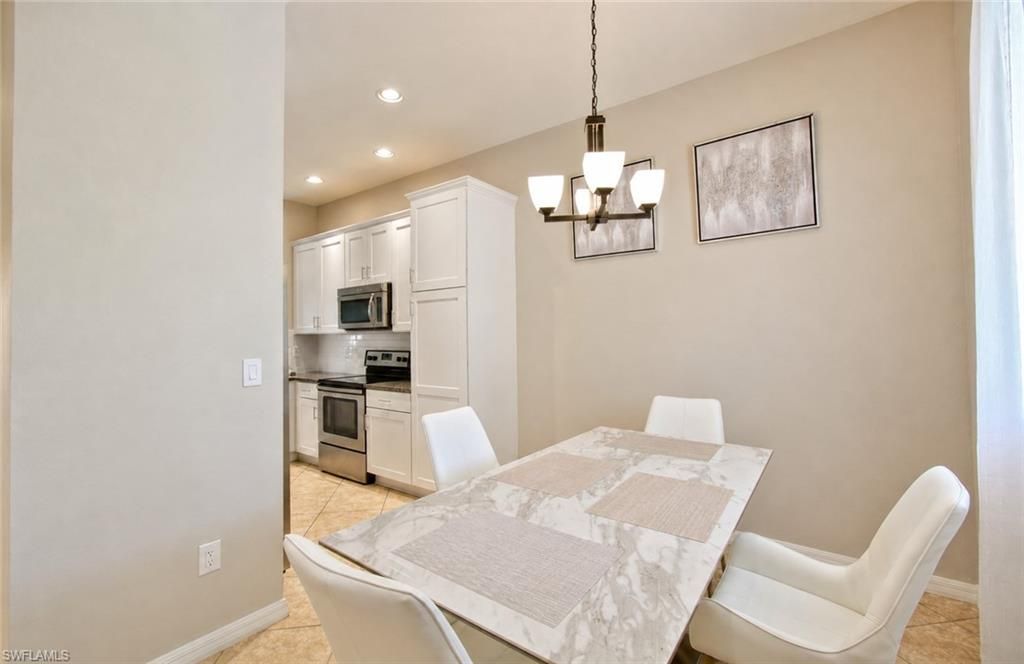 15098 Palmer Lake Cir, Unit 204, Naples, FL 34109 Photo
