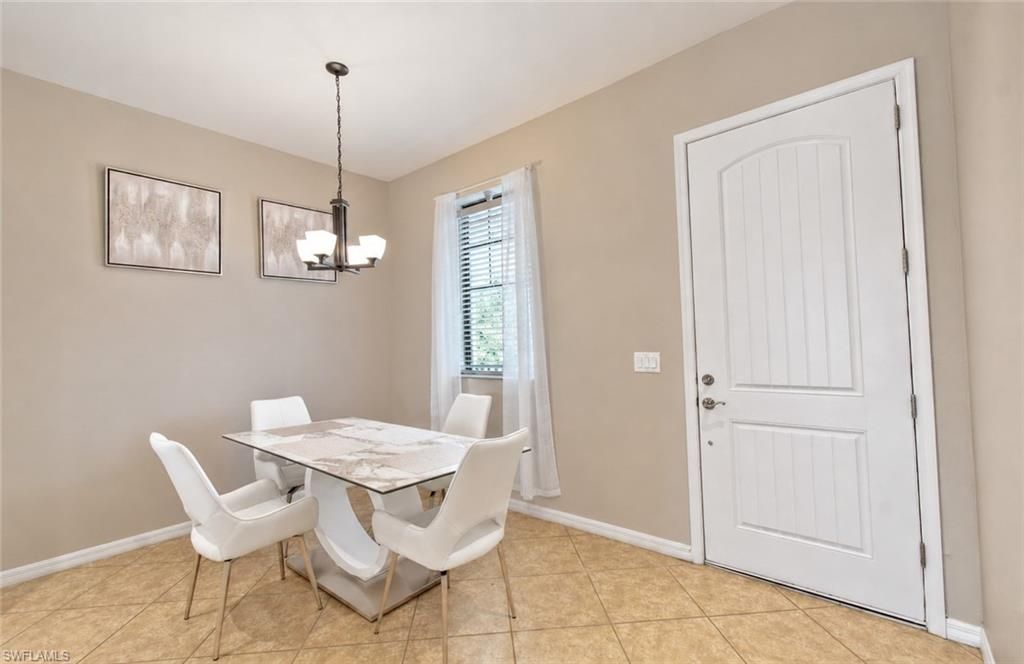 15098 Palmer Lake Cir, Unit 204, Naples, FL 34109 Photo