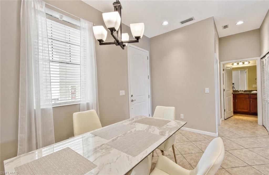 15098 Palmer Lake Cir, Unit 204, Naples, FL 34109 Photo