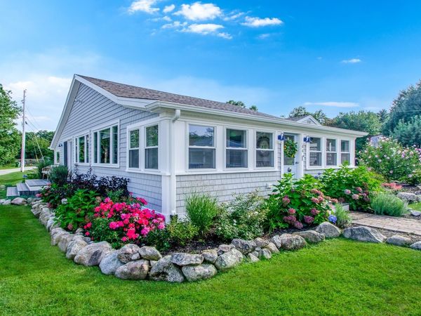 44 Oakdale Ave, Marion, MA 02738