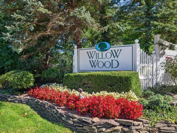 5 Monitor Road , Smithtown, NY 11787