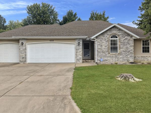 4833 N Kensington Drive, Ozark, MO 65721