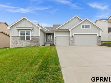 5405 N 190 Street, Elkhorn, NE 68022