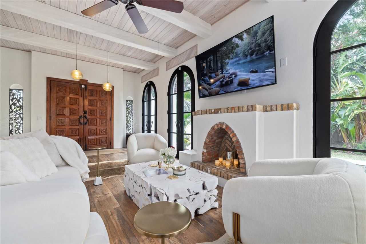 220 14th Avenue N, Saint Petersburg, FL 33701 Photo
