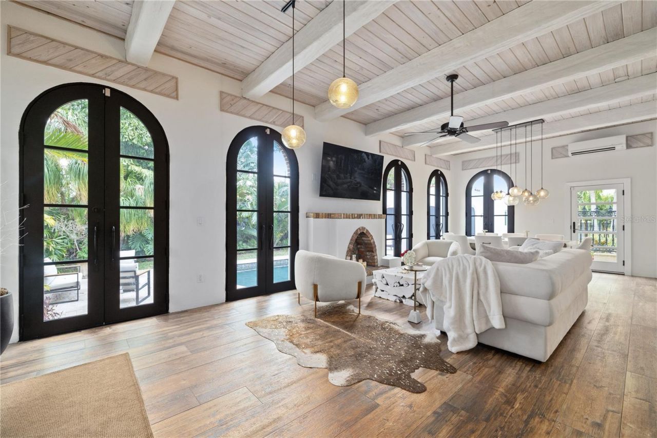 220 14th Avenue N, Saint Petersburg, FL 33701 Photo