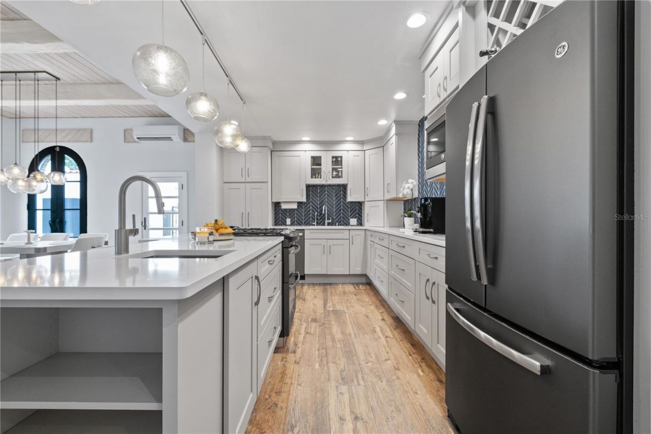 220 14th Avenue N, Saint Petersburg, FL 33701 Photo