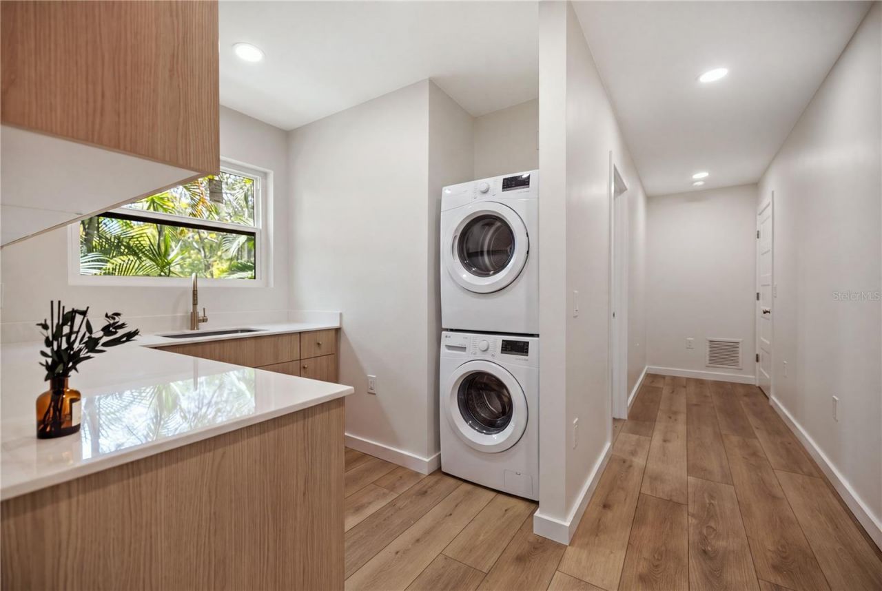 220 14th Avenue N, Saint Petersburg, FL 33701 Photo