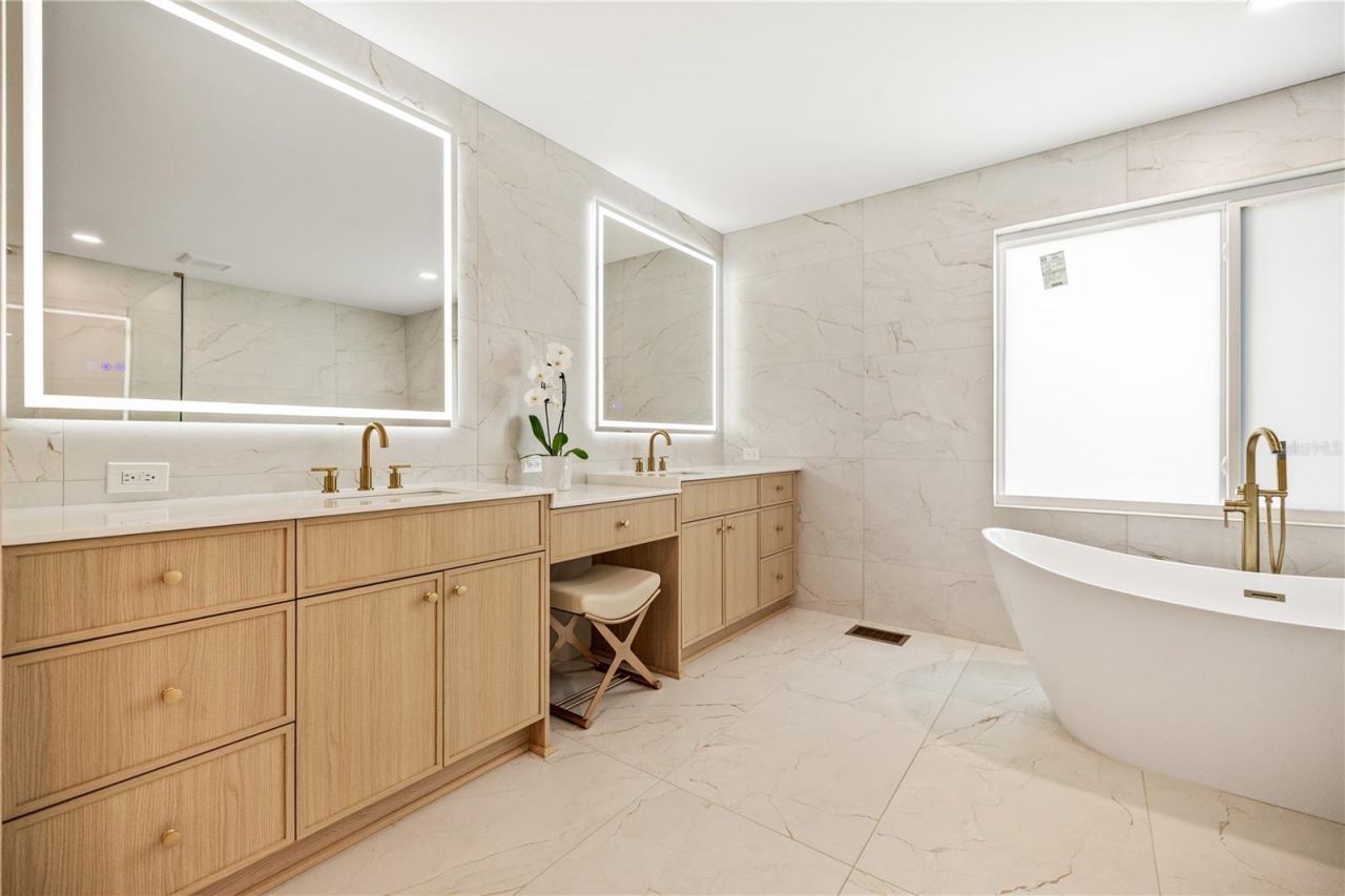 220 14th Avenue N, Saint Petersburg, FL 33701 Photo