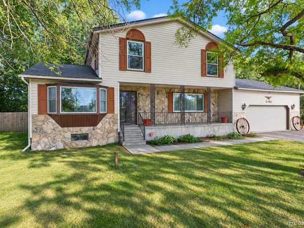 2481 S Genesee Road, Burton, Mi 48519