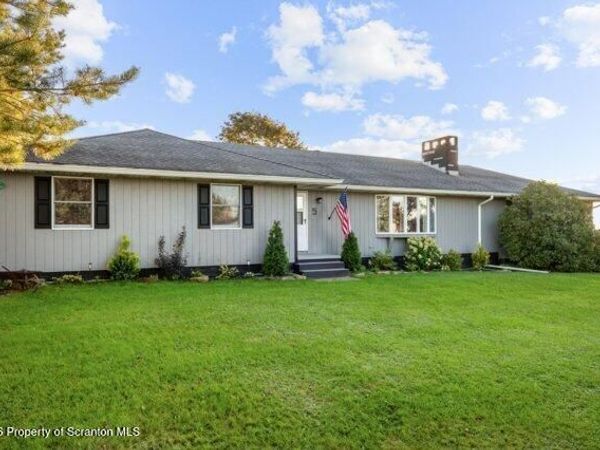 5 Country Club Road , Scott Twp, PA 18433