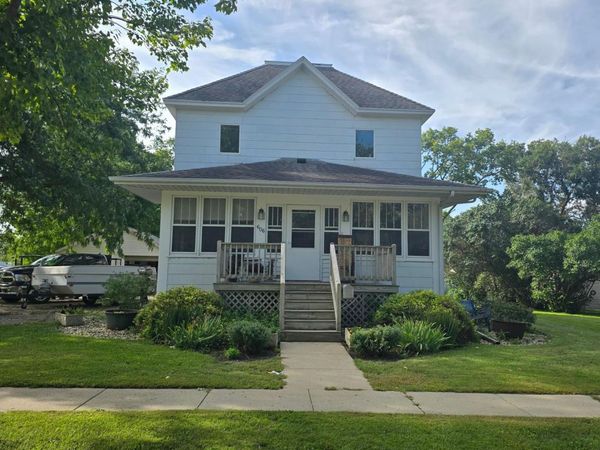 606 3rd Street SW, Pipestone, MN 56164