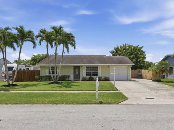 4732 Carthage Circle S, Lake Worth, FL 33463