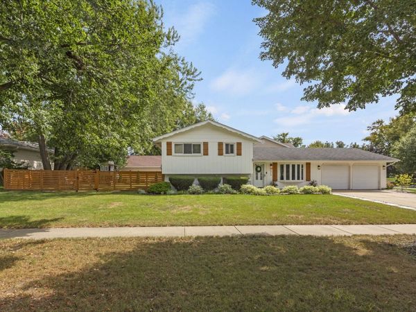1717 Vassar Court, Schaumburg, IL 60193