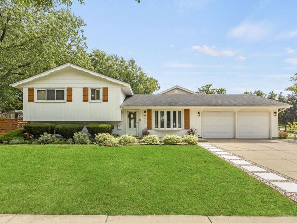 1717 Vassar Court, Schaumburg, IL 60193