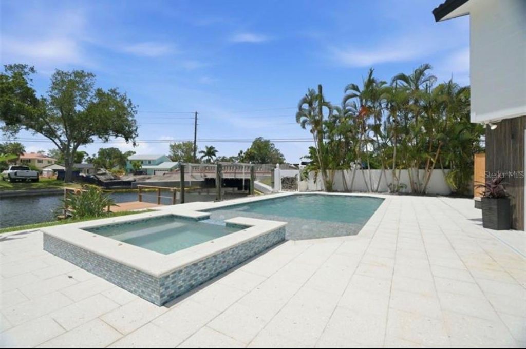 5101 Dover Street Ne, Saint Petersburg, FL 33703 Photo