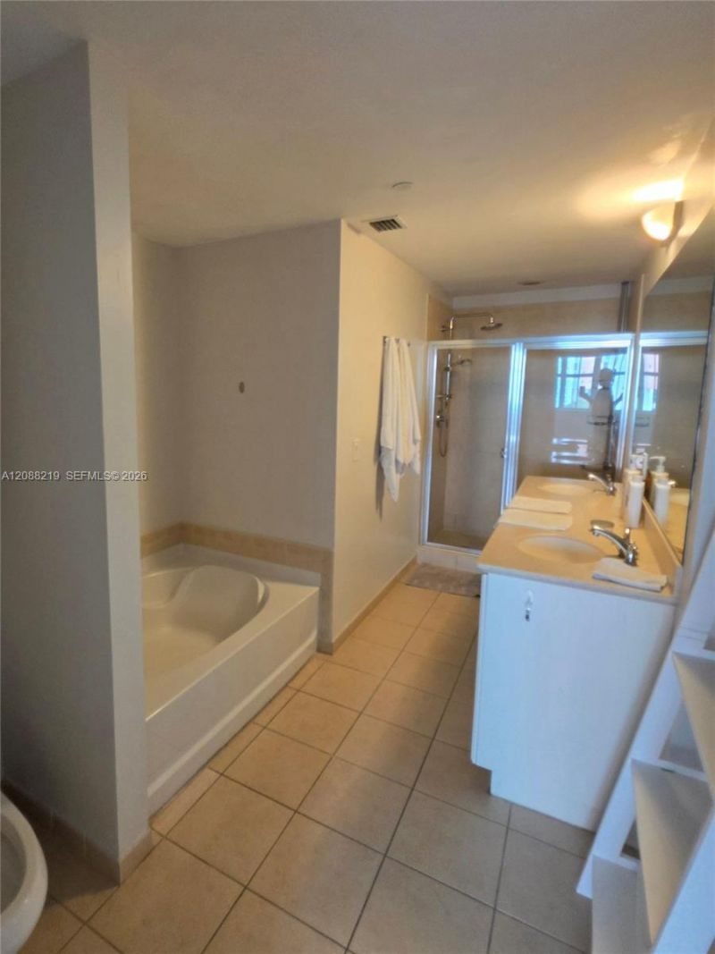 3340 NE 190th St, Unit 705, Aventura, FL 33180 Photo