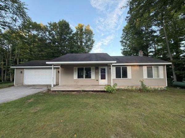2137 Kodiak Trail, Kingsley, MI 49649