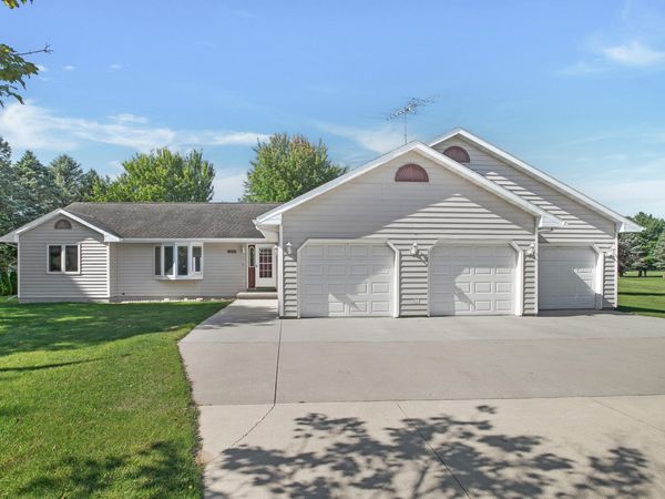 12120 Marken Rd, Meeme, WI 53042