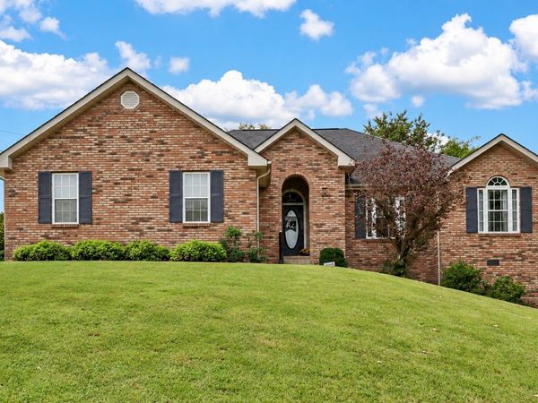 625 E Glenridge Ln, Clarksville, TN 37043