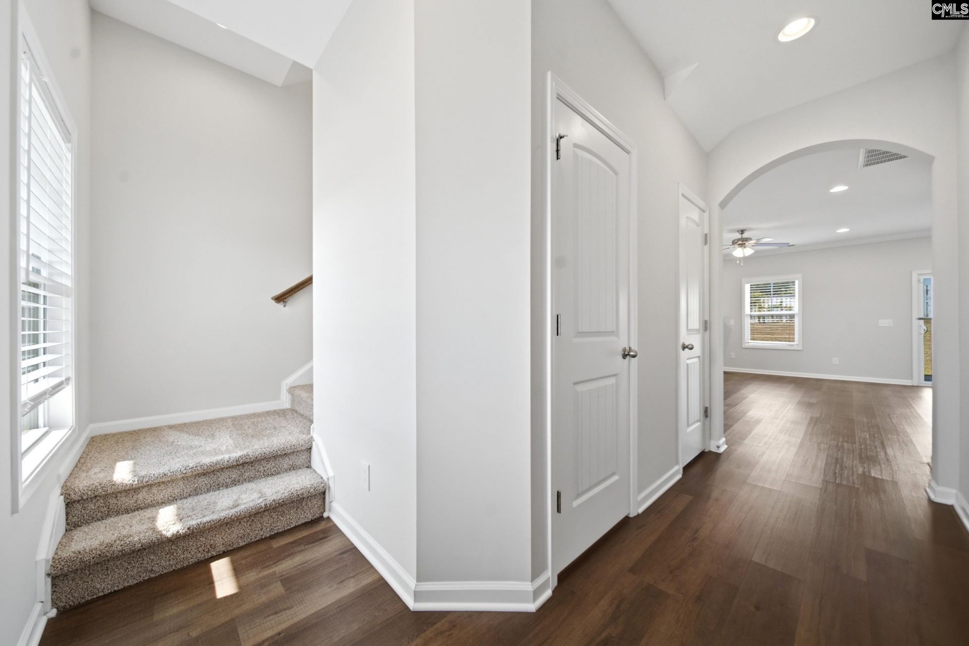 1033 Winter Way  Photo 4