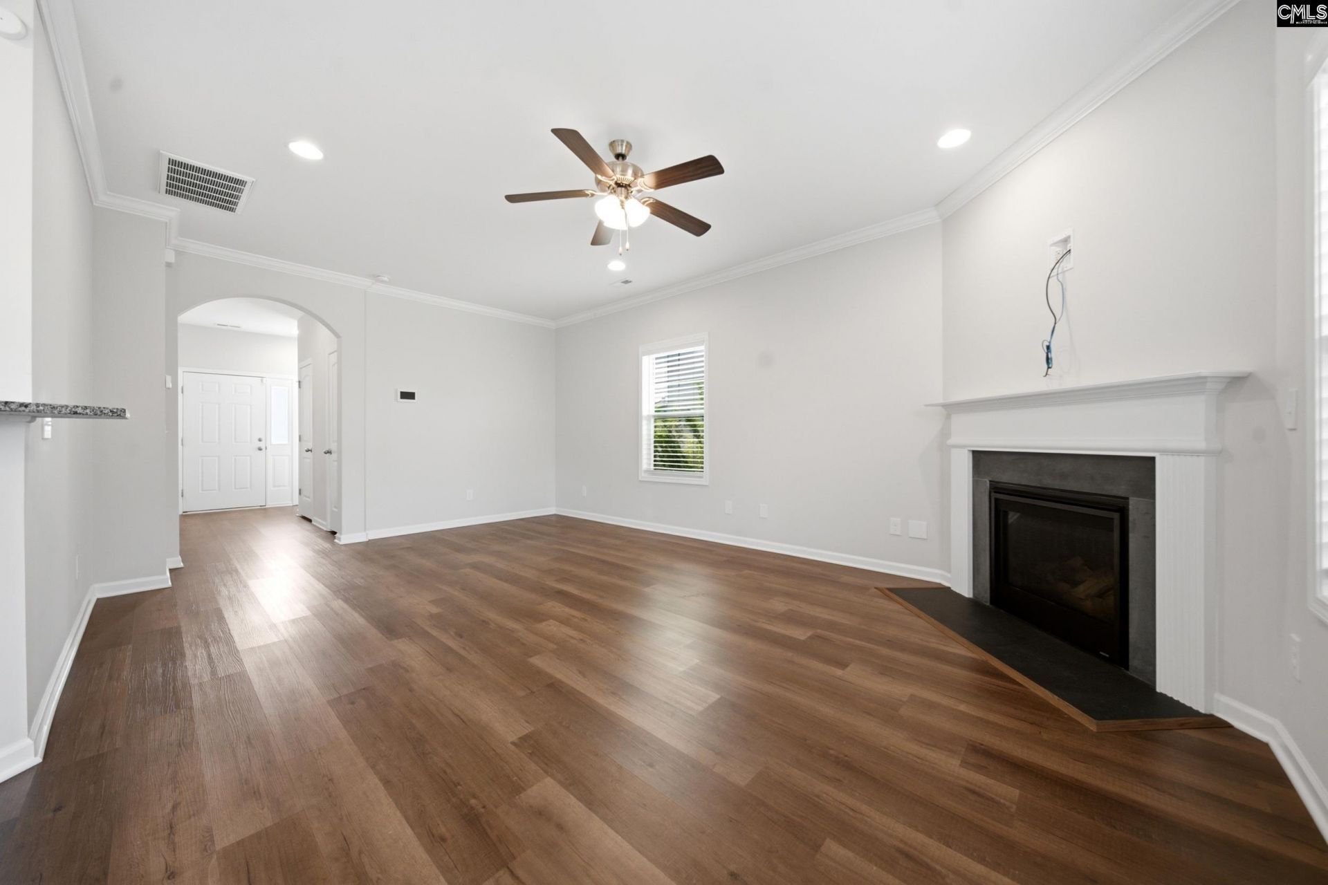 1033 Winter Way  Photo 9