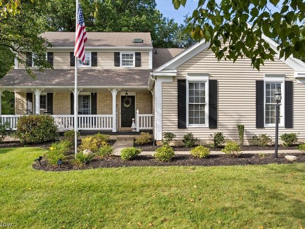 3597 Stratavon Drive NW, North Canton, OH 44720