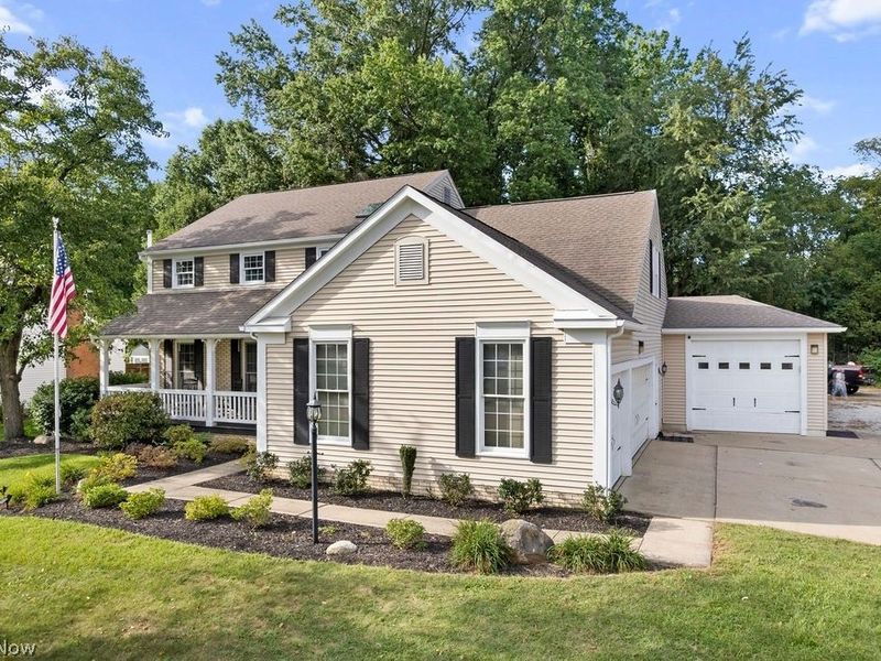 3597 Stratavon Drive NW, North Canton, OH 44720 Photo 4