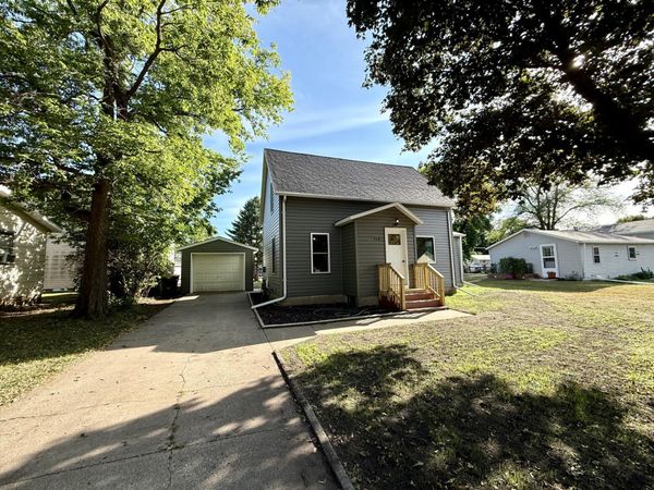510 E Plum Street , Redwood Falls, MN 56283