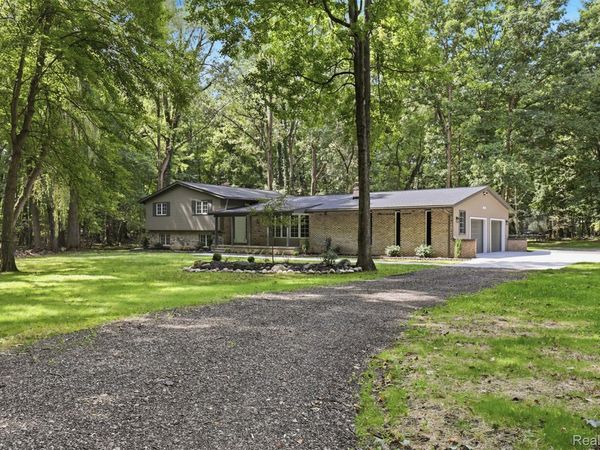47993 9 Mile Road , Northville, Mi 48167
