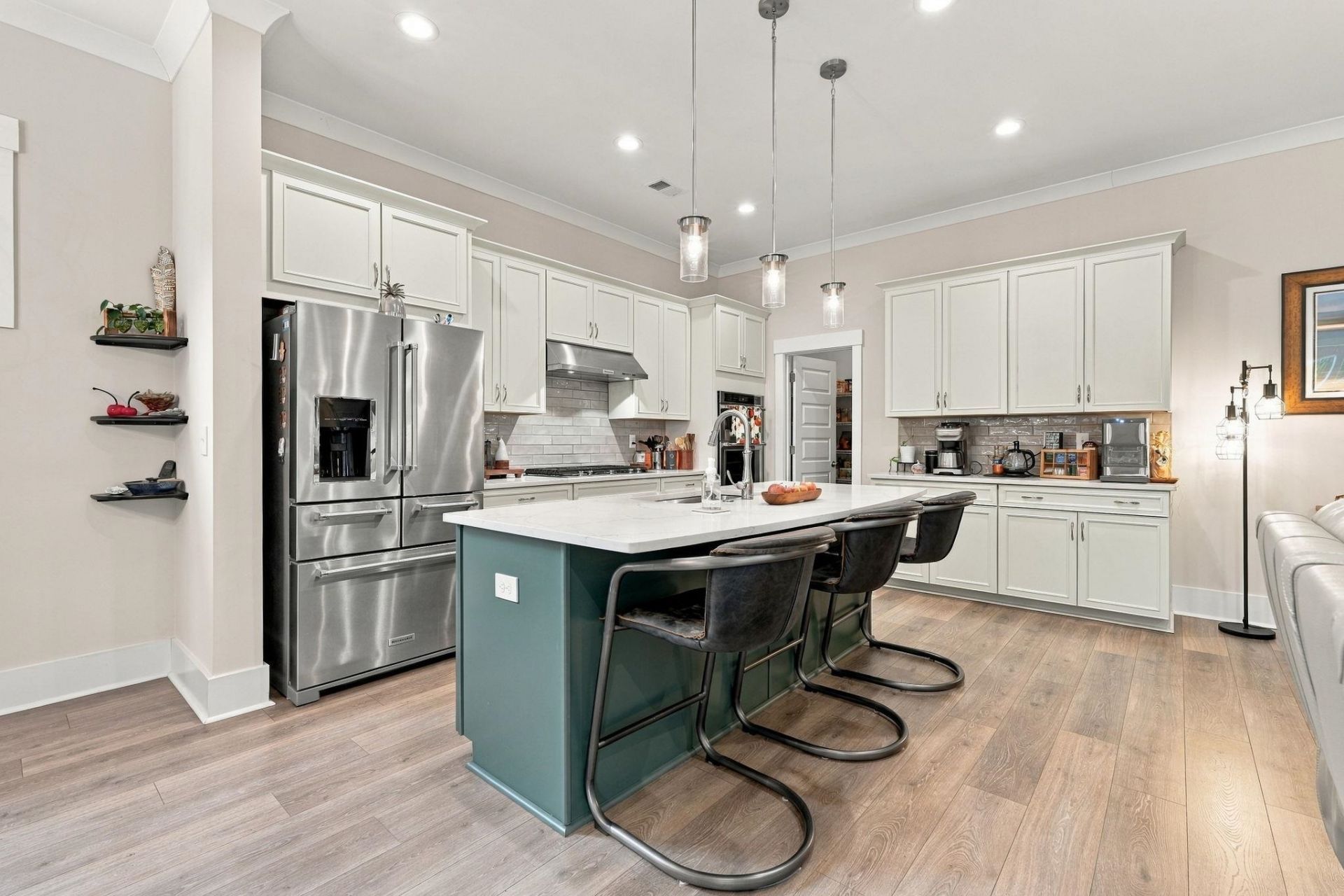 6492 Berg St. Photo 9