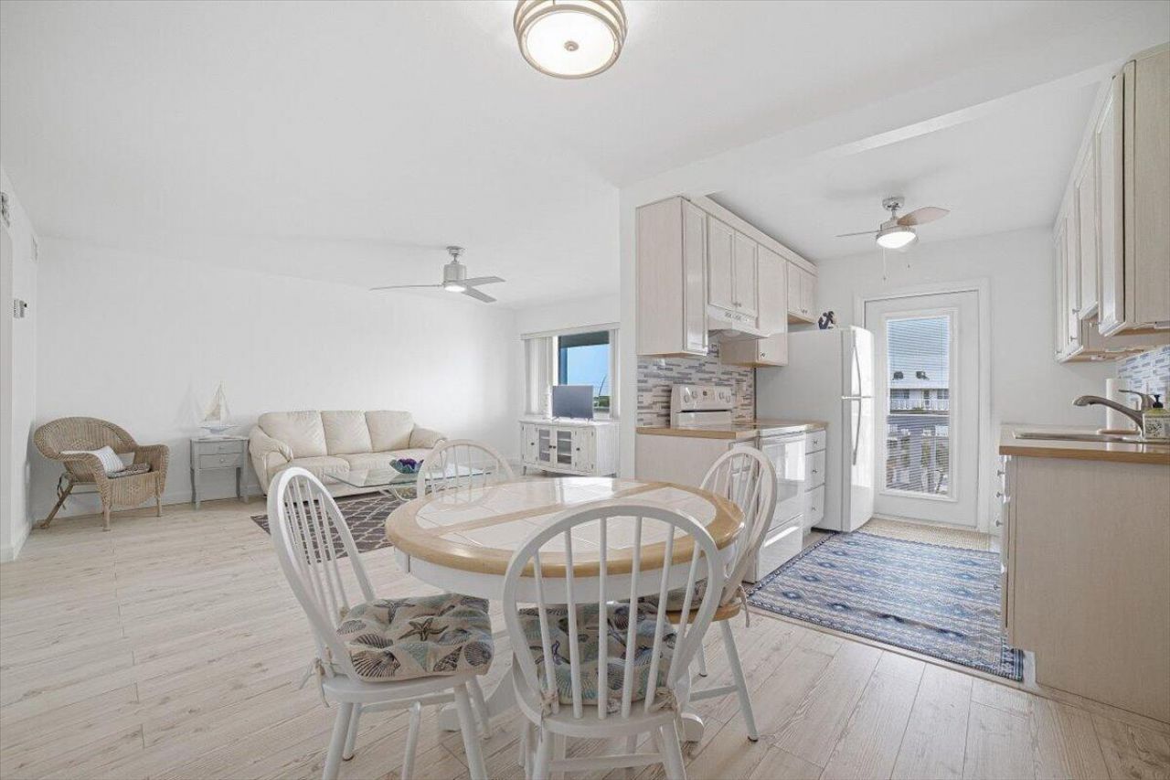 131 Doolen Court, Unit 309, North Palm Beach, FL 33408 Photo
