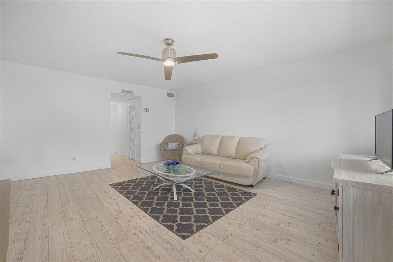 131 Doolen Court, Unit 309, North Palm Beach, FL 33408 Photo