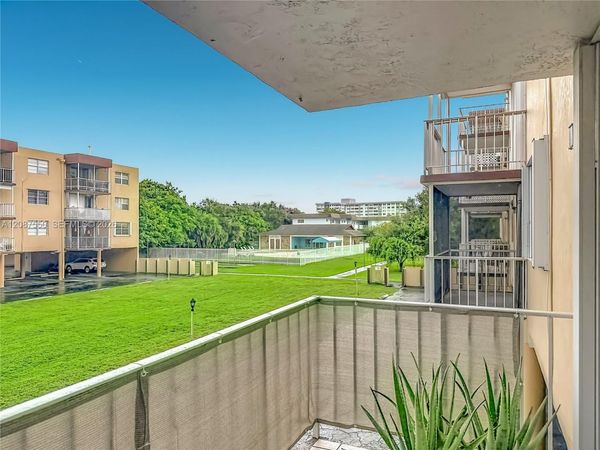 1600 Tallwood Ave, Unit 204, Hollywood, FL 33021