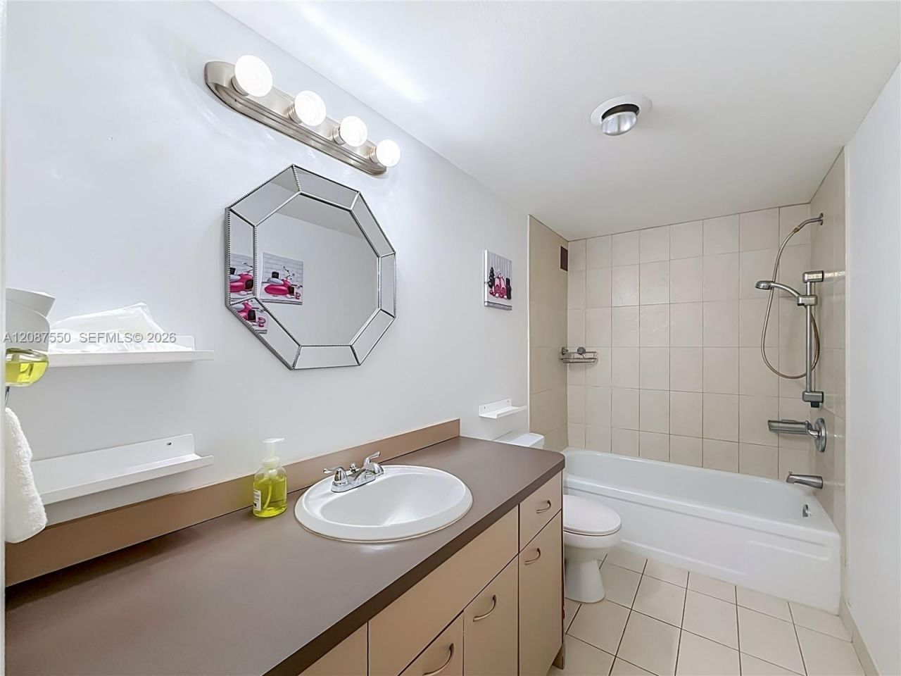 1600 Tallwood Ave, Unit 204, Hollywood, FL 33021 Photo