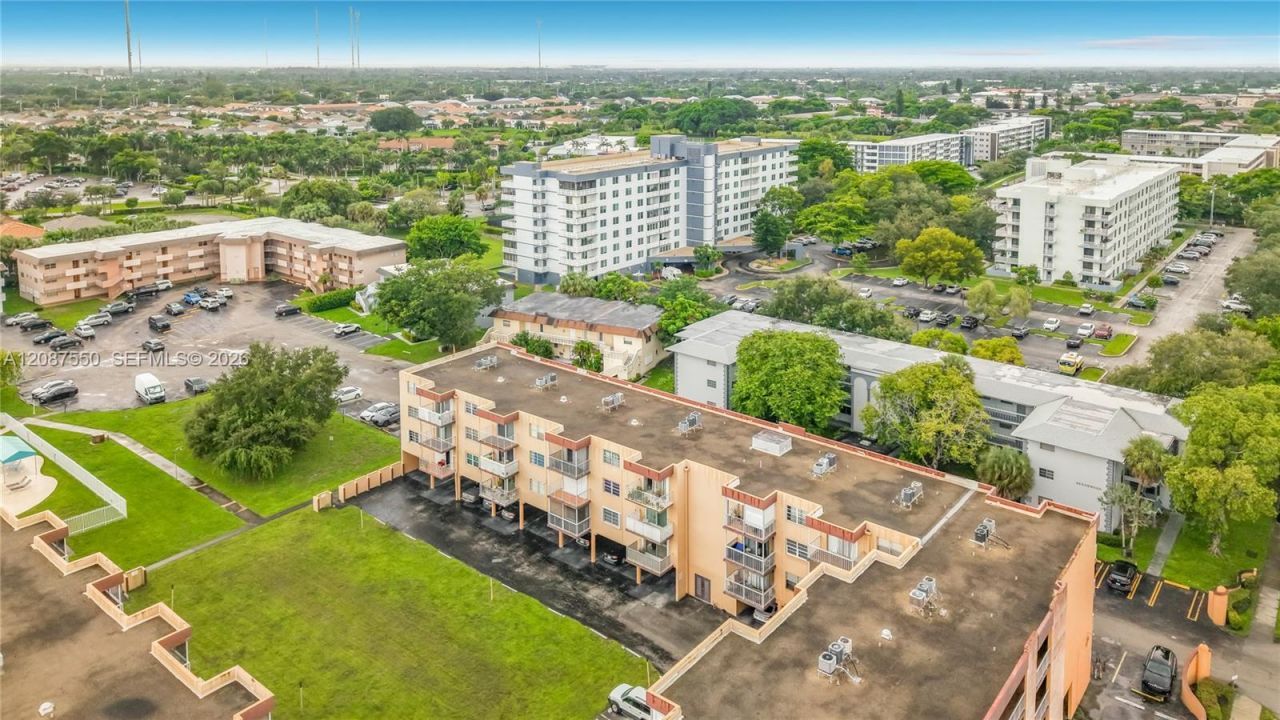 1600 Tallwood Ave, Unit 204, Hollywood, FL 33021 Photo