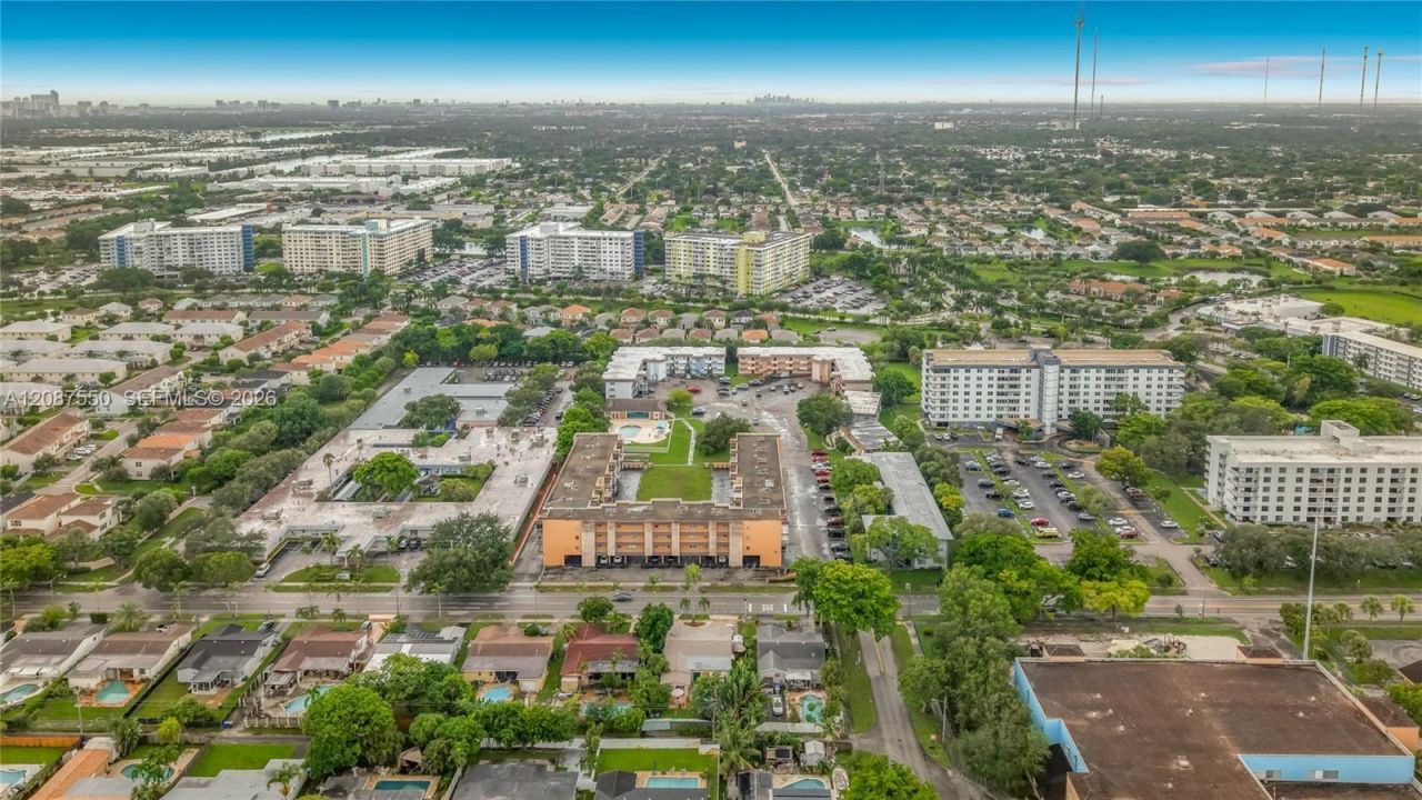 1600 Tallwood Ave, Unit 204, Hollywood, FL 33021 Photo