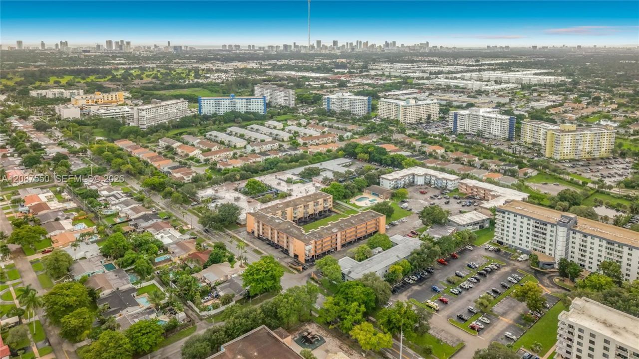 1600 Tallwood Ave, Unit 204, Hollywood, FL 33021 Photo