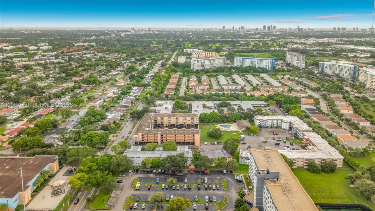 1600 Tallwood Ave, Unit 204, Hollywood, FL 33021 Photo