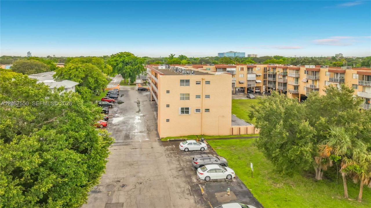 1600 Tallwood Ave, Unit 204, Hollywood, FL 33021 Photo