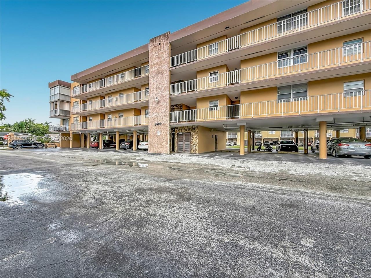 1600 Tallwood Ave, Unit 204, Hollywood, FL 33021 Photo