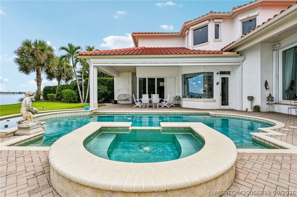 118 SW Palm Cove Drive, Palm City, FL 34990 Photo