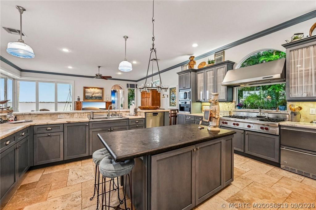 118 SW Palm Cove Drive, Palm City, FL 34990 Photo
