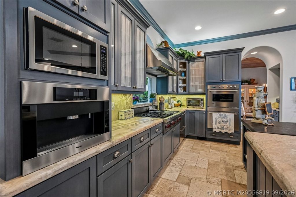 118 SW Palm Cove Drive, Palm City, FL 34990 Photo