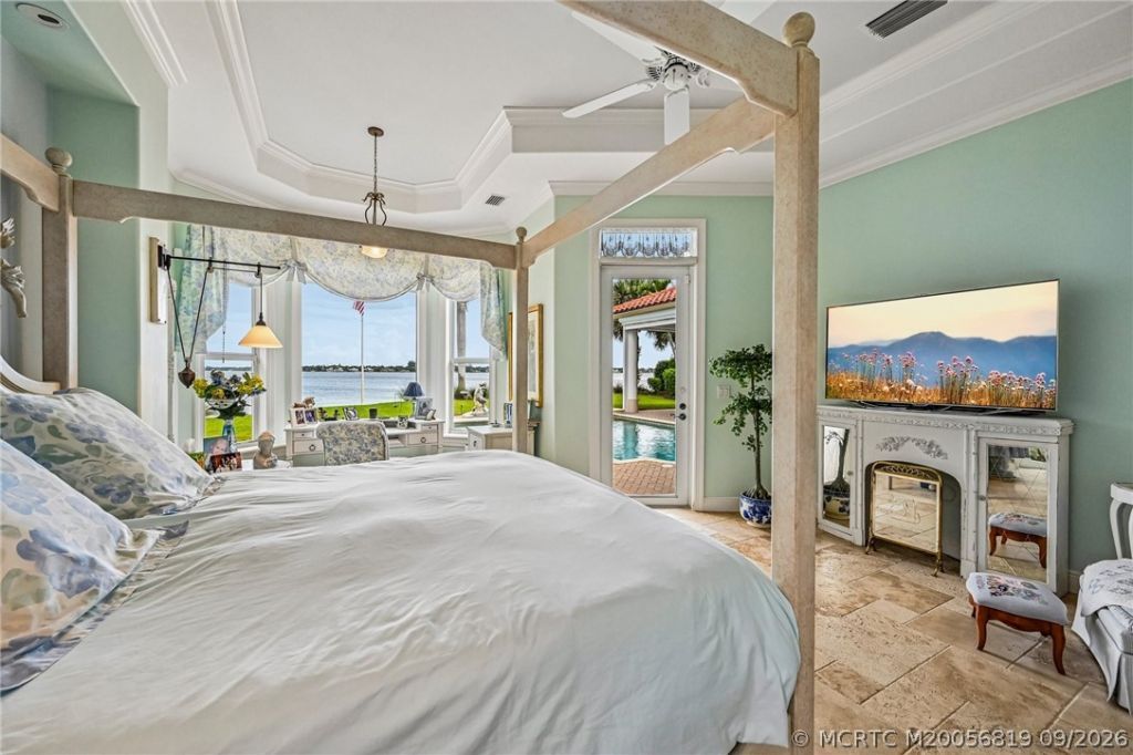 118 SW Palm Cove Drive, Palm City, FL 34990 Photo