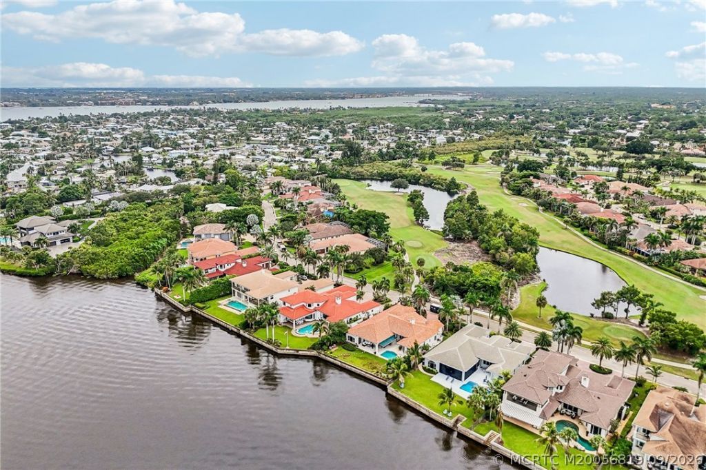 118 SW Palm Cove Drive, Palm City, FL 34990 Photo