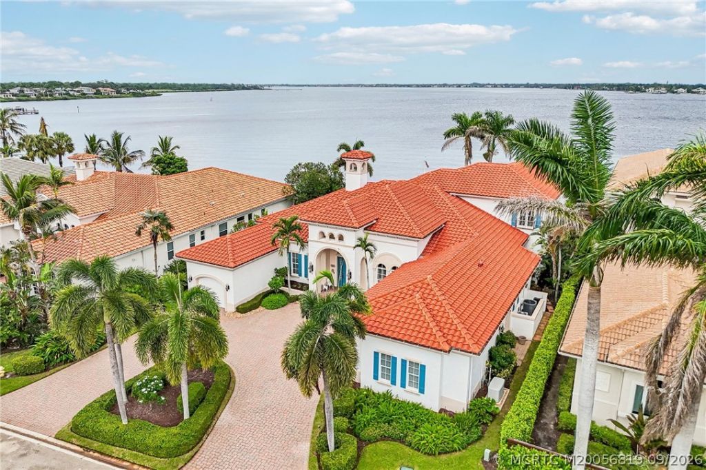118 SW Palm Cove Drive, Palm City, FL 34990 Photo